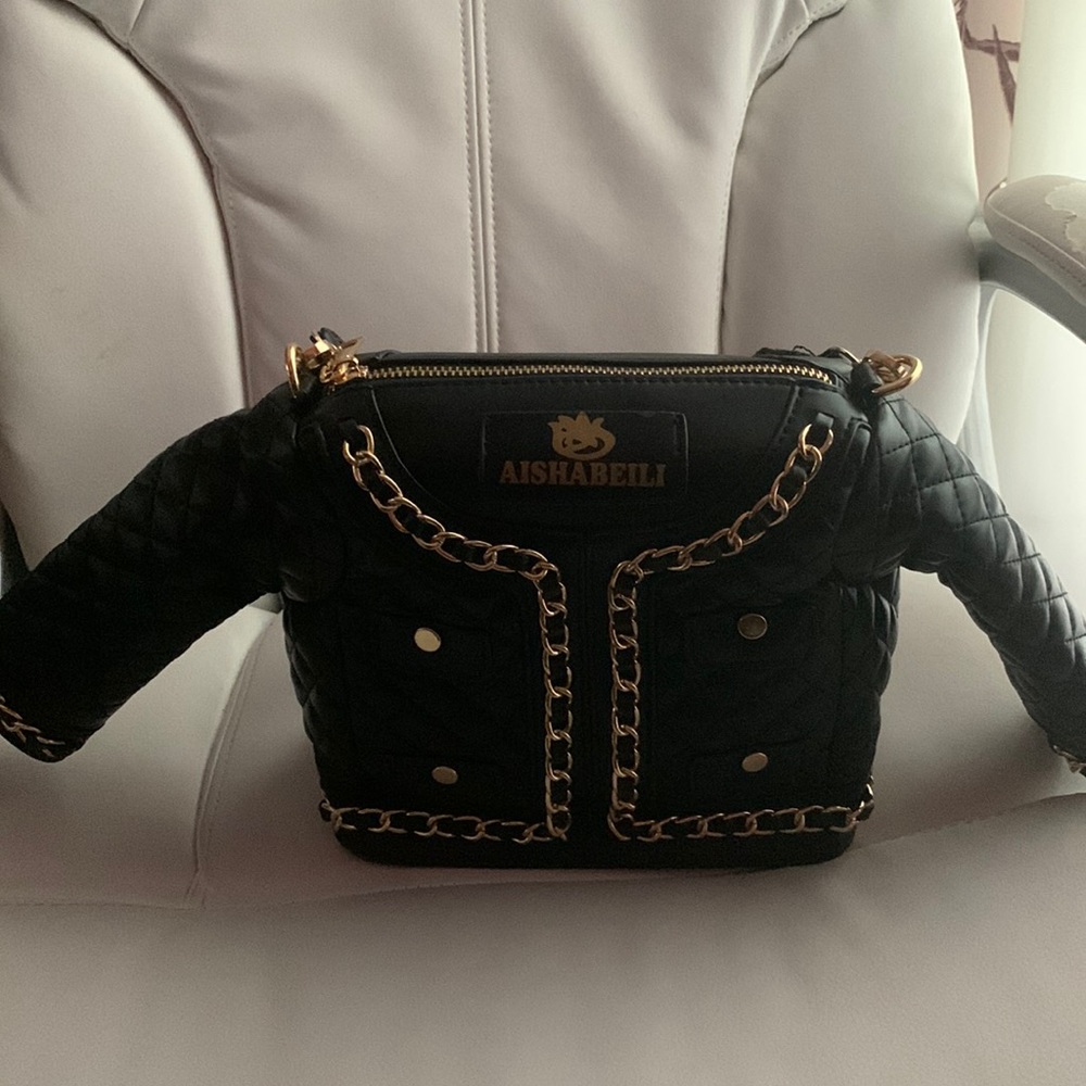 Black novelty shirt bag